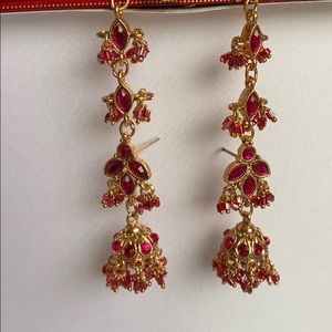 Gorgeous indian style earrings!